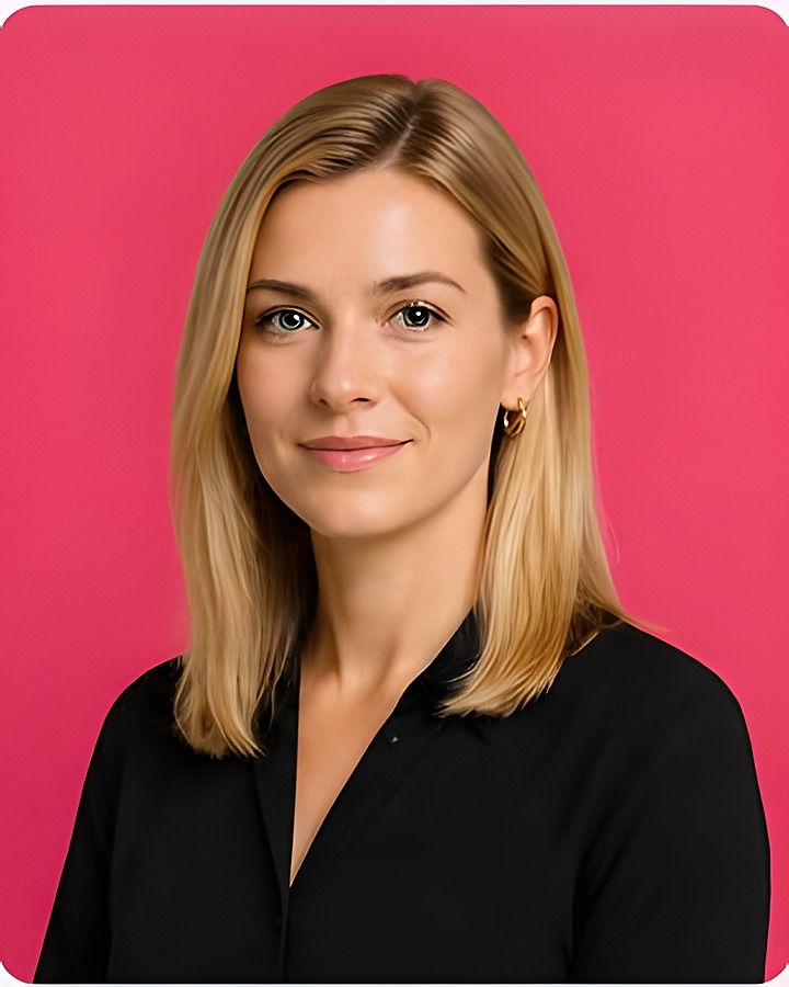Emma R., Senior AI Engineer, formerly at Bloomberg